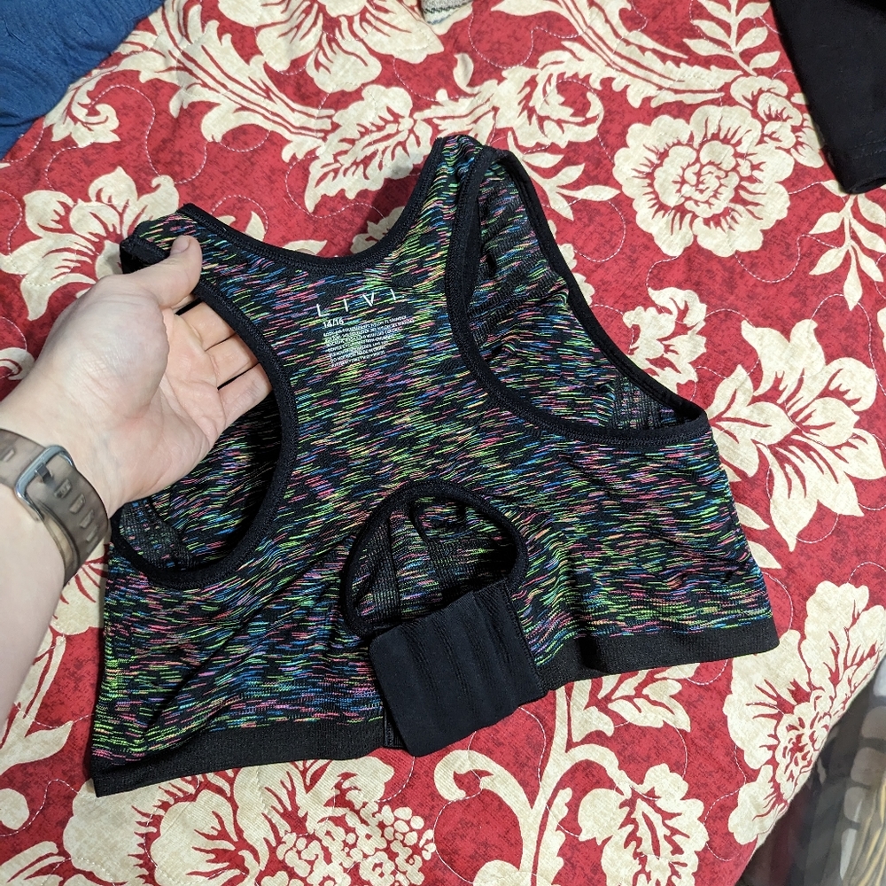 LIVI active sports bra